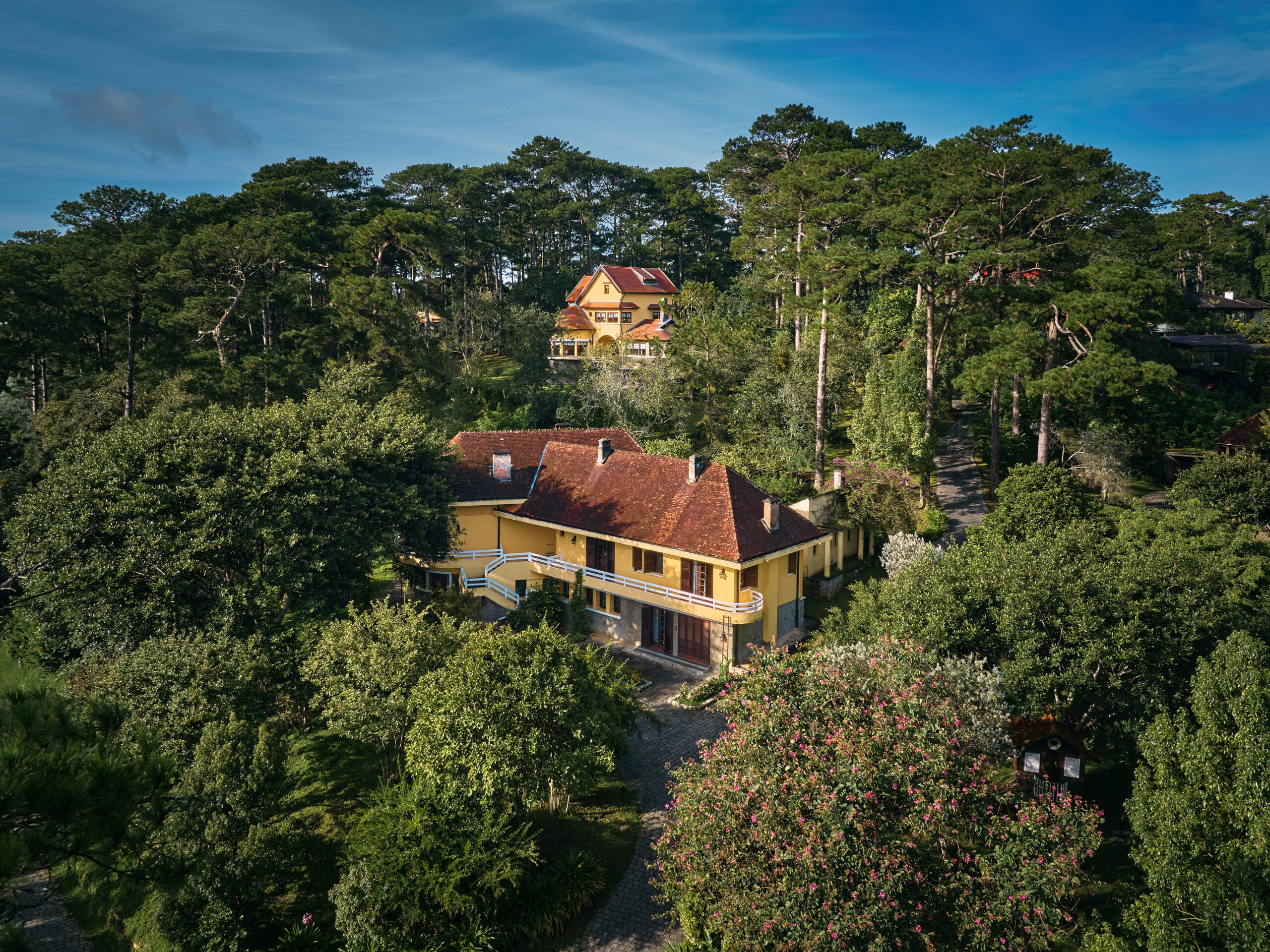 Biệt thự Pháp cổ với kiến trúc cổ điển được bảo tồn nguyên vẹn