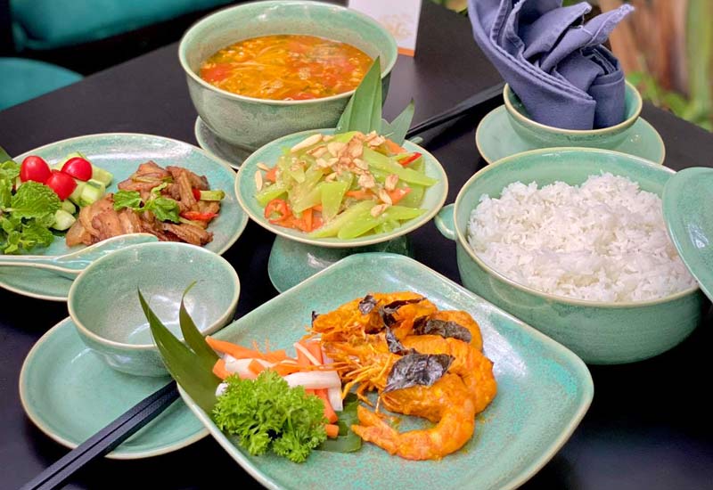 Cơm nhà hàng ở Hoàn Kiếm