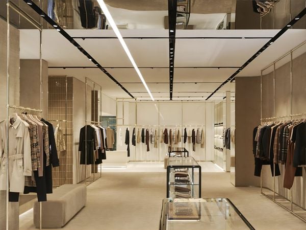 DAFC Boutique - địa điểm mua sắm hàng hiệu sang trọng