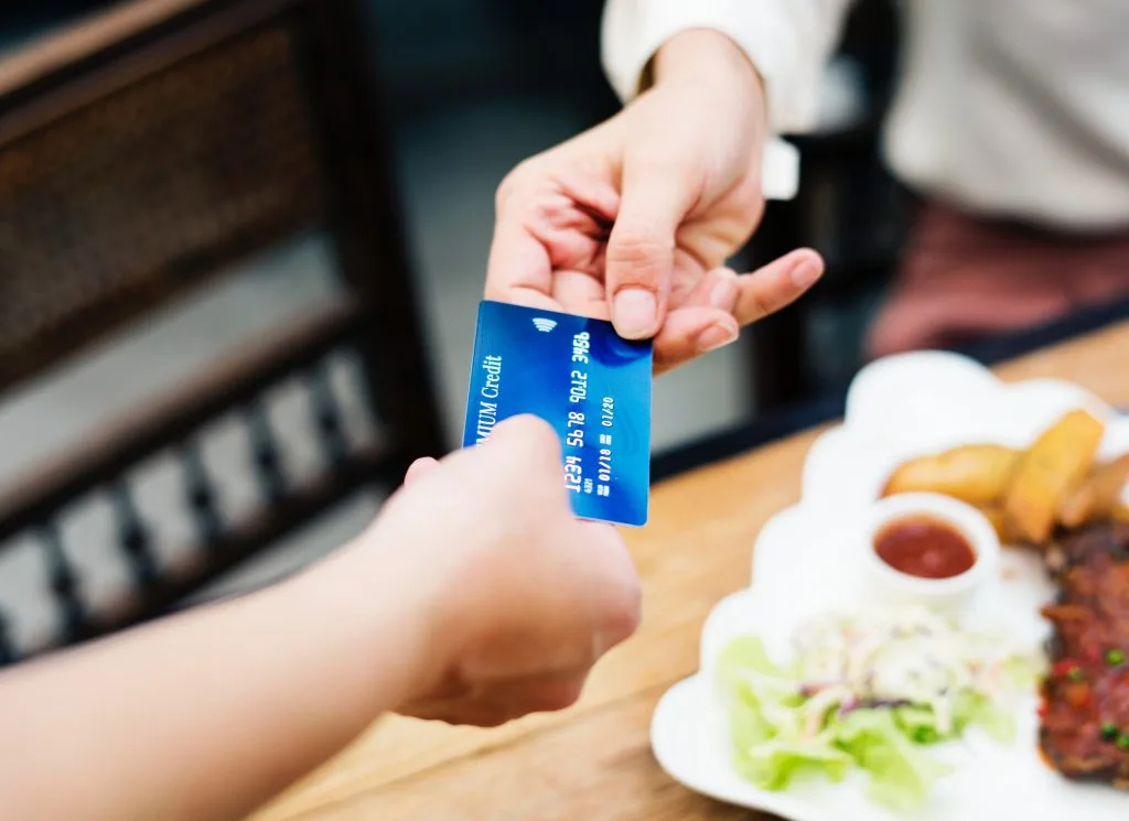Kiểm soát dòng tiền bằng thói quen và công cụ