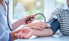 Bác sĩ Anh chỉ ra 5 thói quen âm thầm tàn phá trái tim
