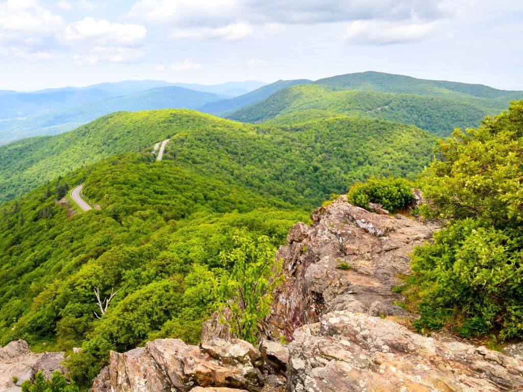 Dãy núi và cung đường tại Shenandoah National Park