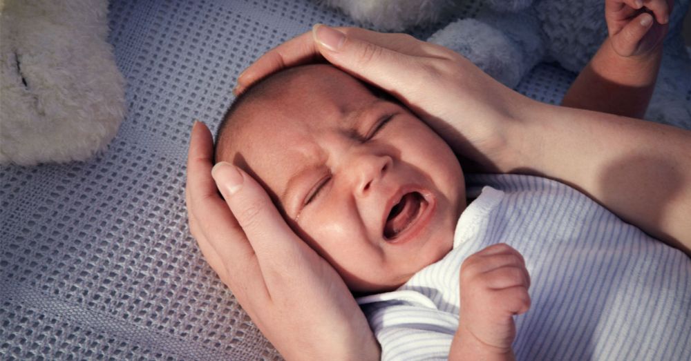 Nguyên nhân khiến bé quấy khóc và khó ngủ