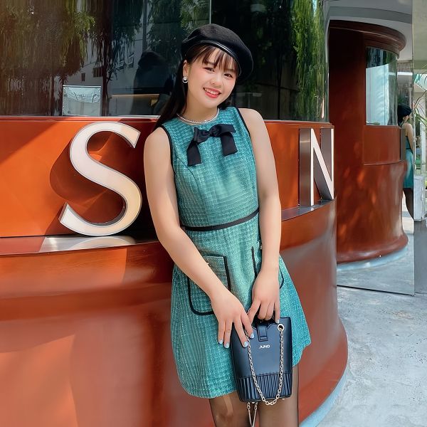 Tóc dài suôn thẳng thanh lịch