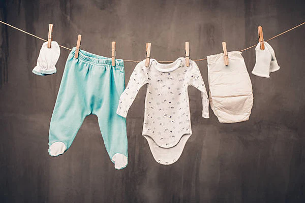 Phân loại quần áo sơ sinh chuẩn bị cho bé