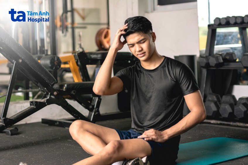 Tránh tập luyện quá mức và nhịn ăn tiêu cực