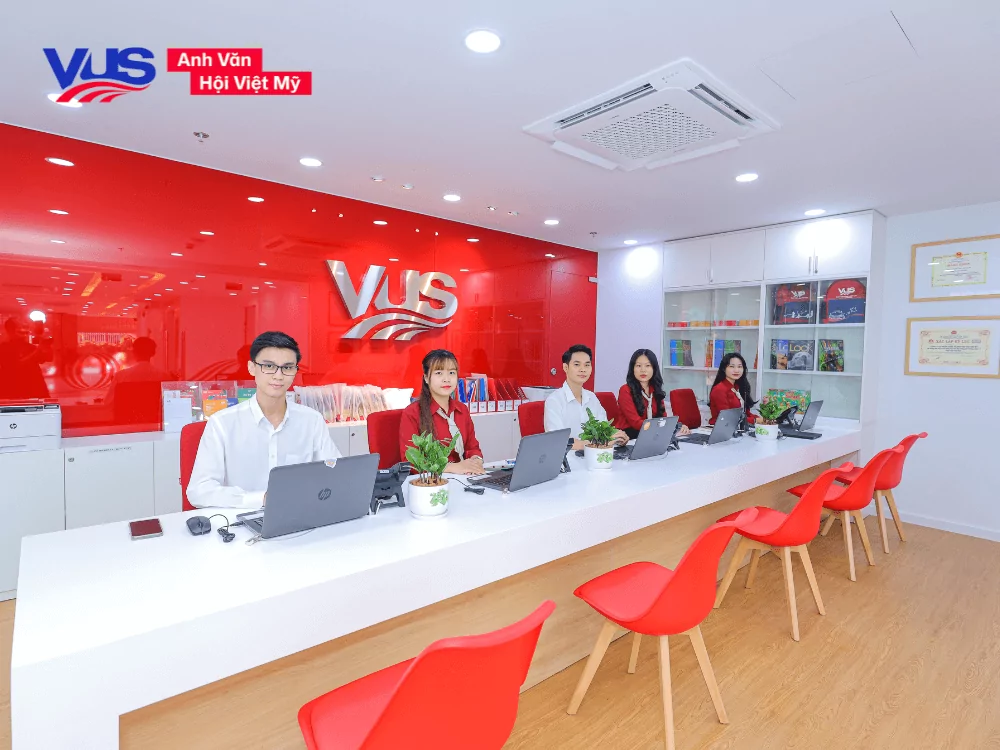 VUS học tiếng Anh giao tiếp cho người mới bắt đầu
