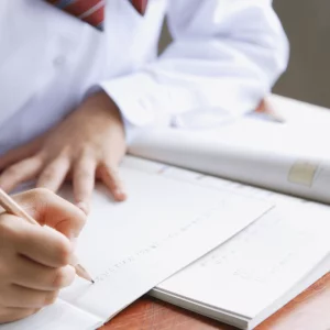 Tối ưu tiêu chí từ vựng và ngữ pháp trong IELTS Writing Task 2