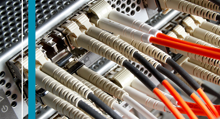 Hình ảnh về công nghệ thông tin, lập trình viên, phát triển phần mềm, trung tâm dữ liệu