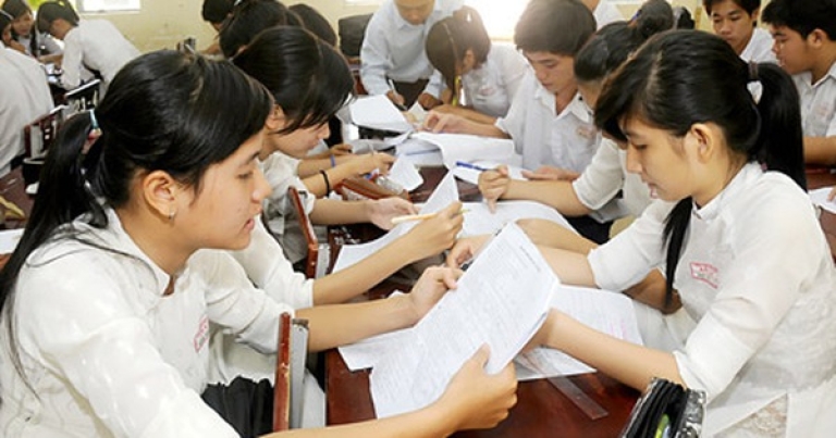 Ở cạnh người giỏi để học sinh lớp 11 tiến bộ nhanh hơn