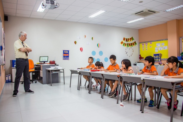 Xem xét chương trình học