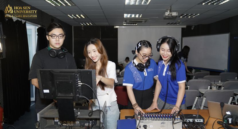 Lớp học đa giác quan cho trẻ