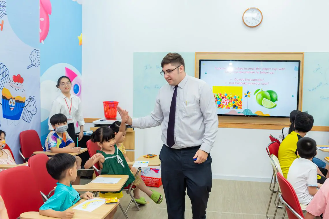 Rèn luyện kỹ năng thực tế và tư duy hợp tác