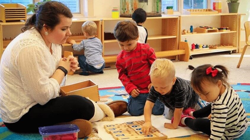 Các công cụ hỗ trợ việc học được thiết kế để trẻ phát triển mọi giác quan