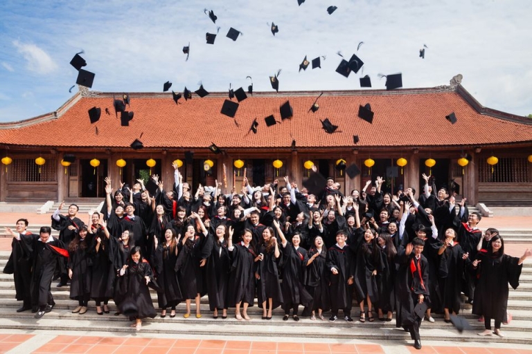 Hình ảnh sinh viên tốt nghiệp Đại học Quốc tế Sài Gòn