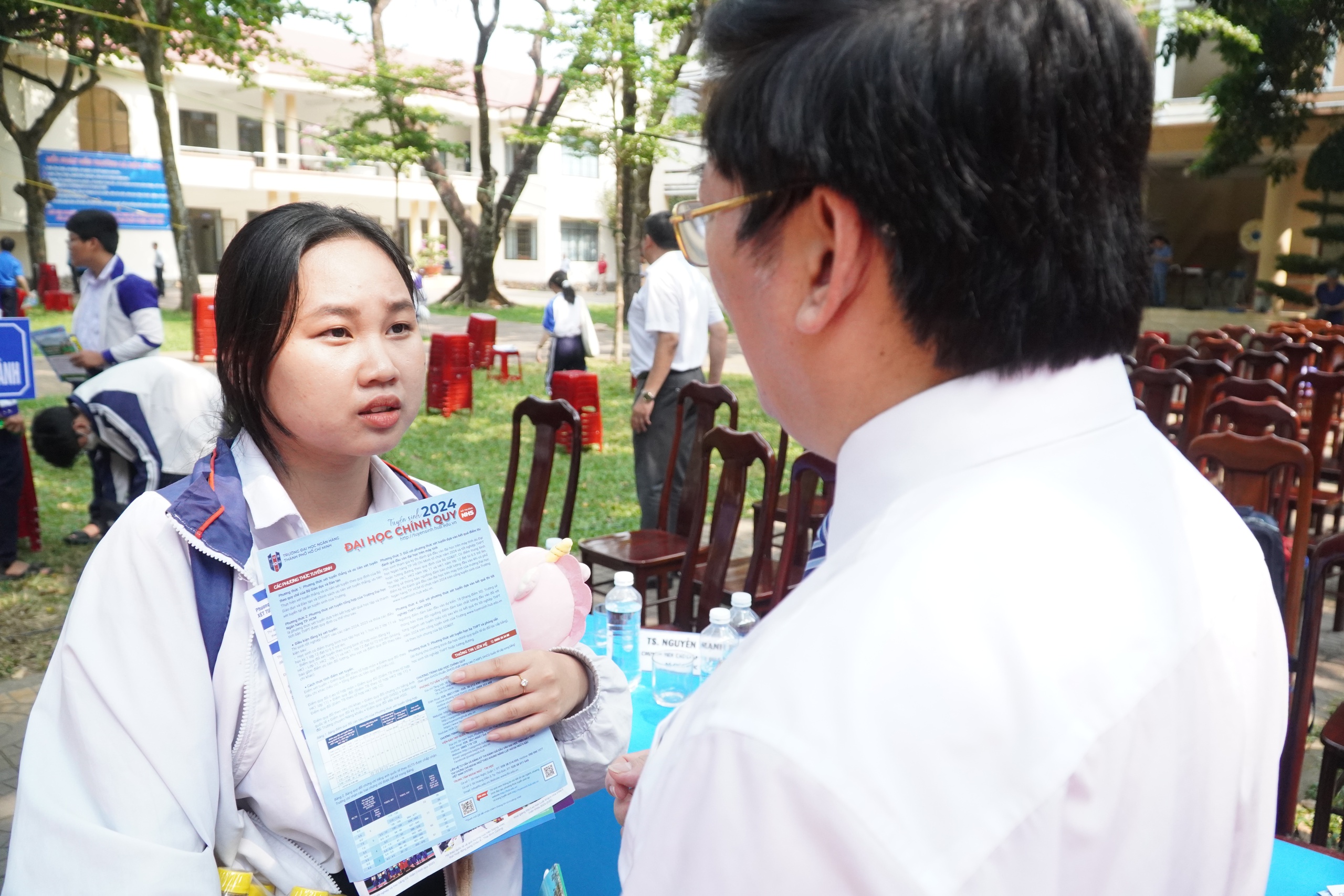 Học sinh chuẩn bị danh sách câu hỏi trước ngày hội
