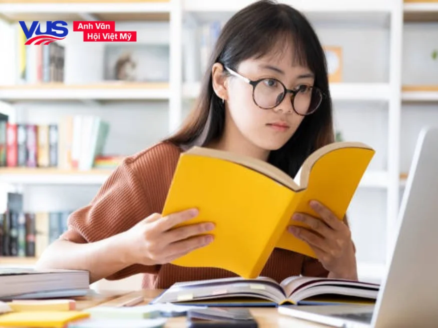 Lộ trình luyện kỹ năng IELTS Listening theo từng cột mốc band điểm mục tiêu