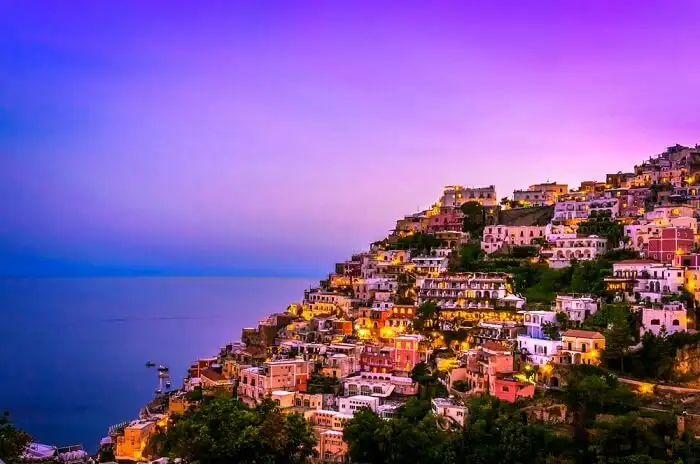 Vẻ đẹp quyến rũ của Bờ biển Amalfi ở Ý lúc hoàng hôn