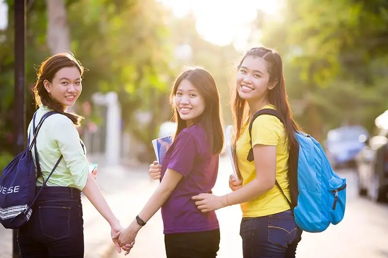 Học nhóm là một cách học tiếng Anh hiệu quả cho các bạn sinh viên
