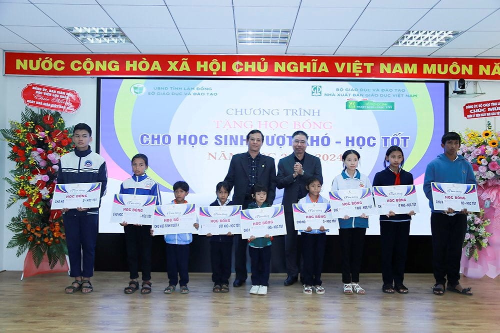 Các nguồn tài trợ học bổng