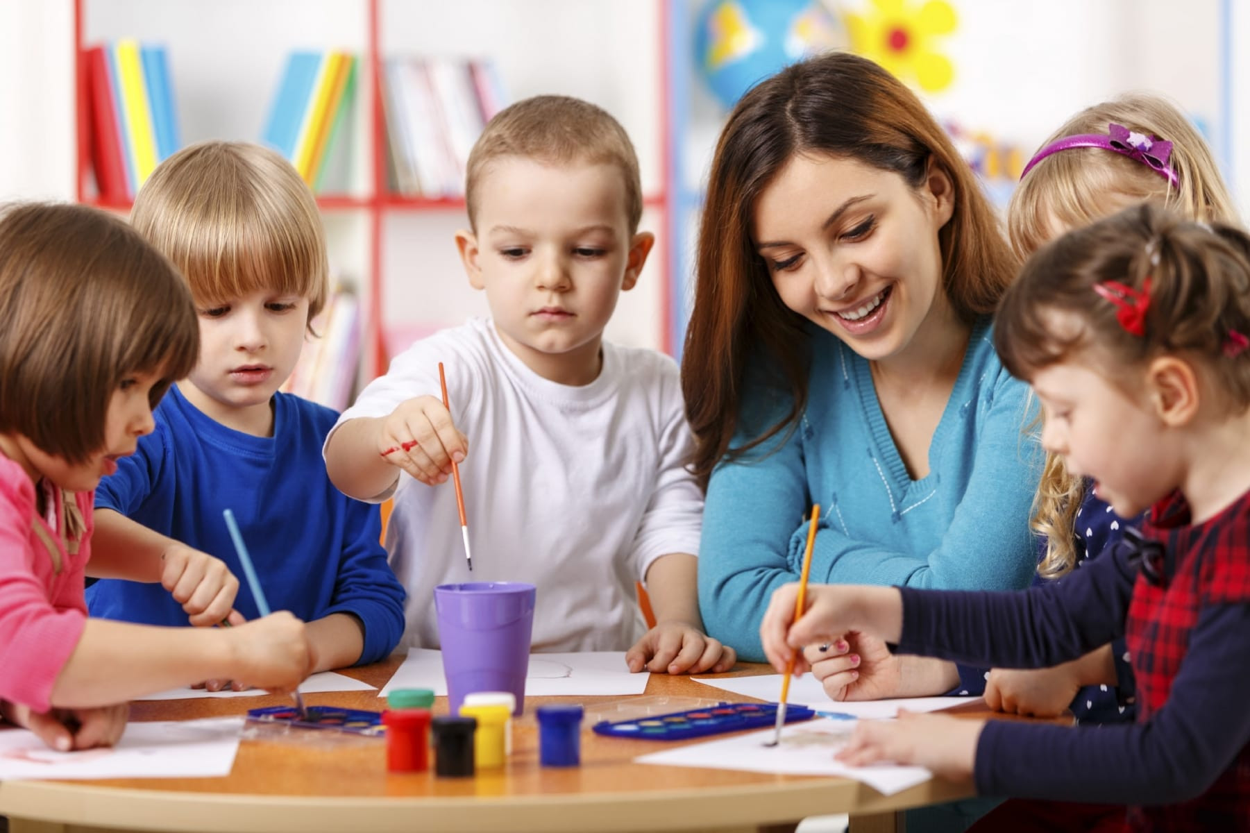 Trao đổi với giáo viên mầm non là kinh nghiệm quý để hiểu con khi chọn trường tiểu học