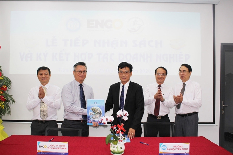 nền tảng học tiếng Anh trực tuyến ENGO