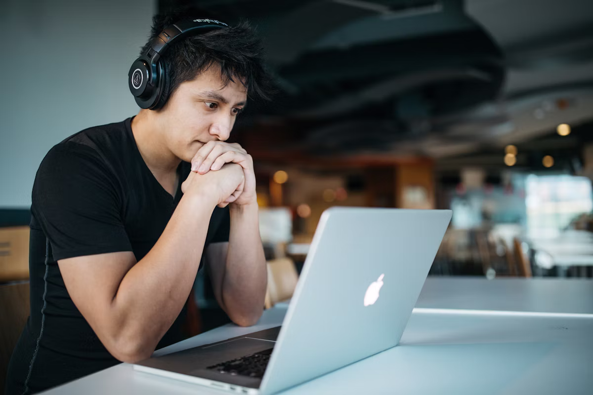 Unit 2 lớp 12 Listening kiểm tra nhiều tầng kỹ năng nghe
