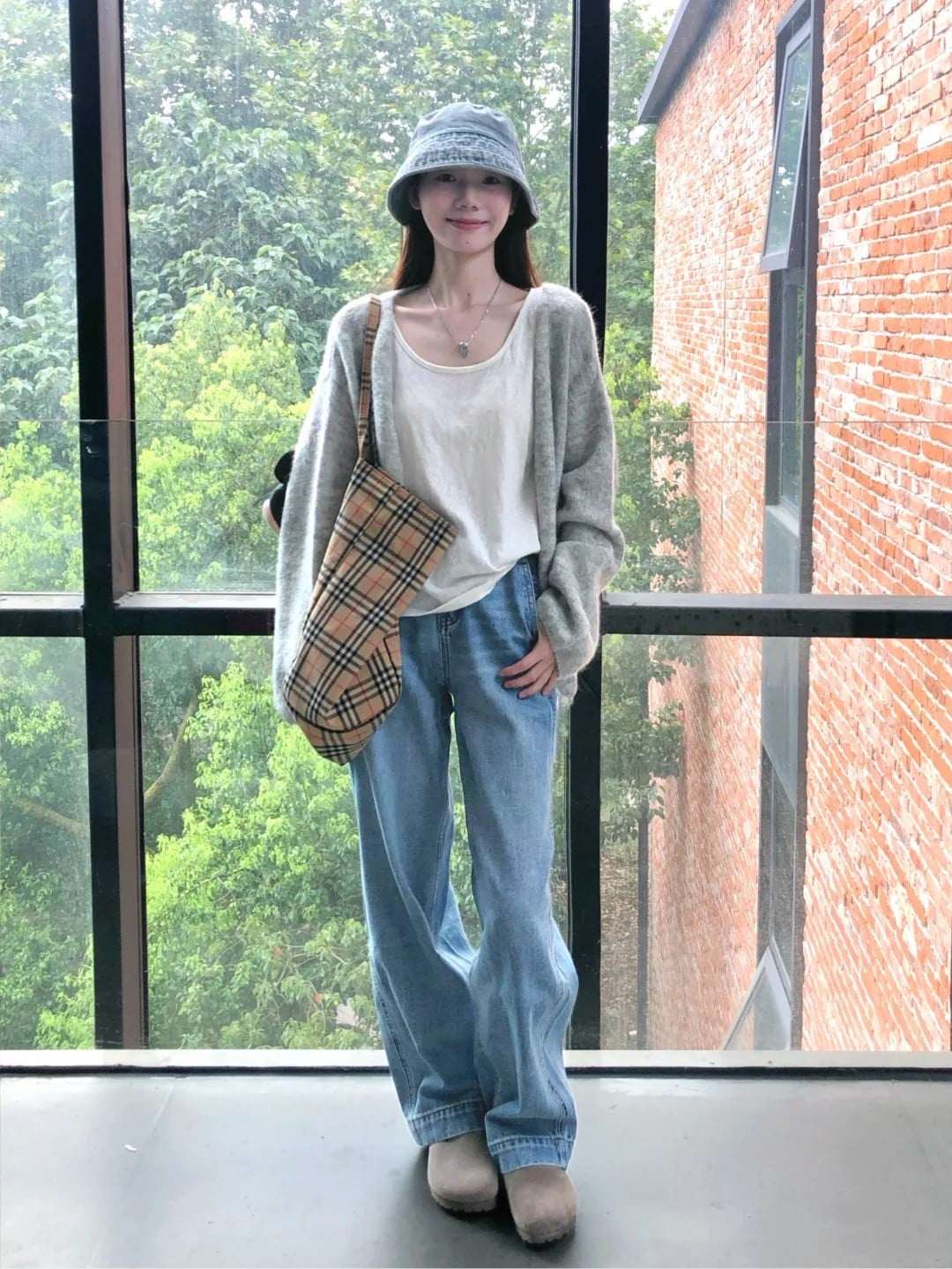 Áo len mỏng phối quần baggy