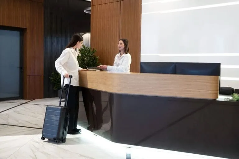 Giao tiếp tiếng Anh khi đặt phòng khách sạn