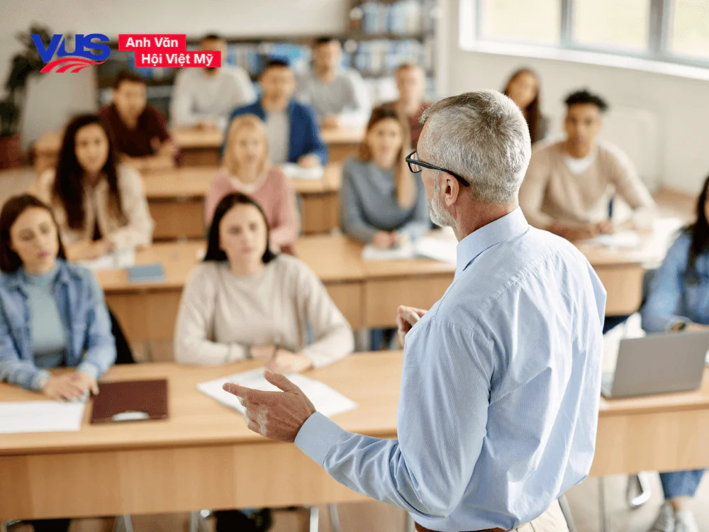 Học tiếng Anh giao tiếp với giảng viên chất lượng