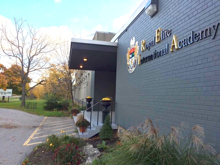 Royal Elite International Academy mang đến cơ hội học bổng du học Canada cho học sinh cấp 3 quốc tế