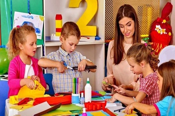 Trẻ em vui chơi và học tiếng Anh qua các trò chơi tương tác