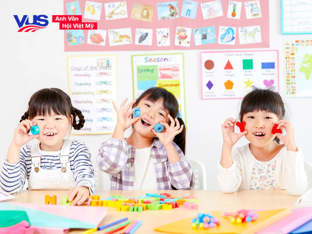 Học tiếng Anh qua các tình huống giao tiếp và vận động thực tế