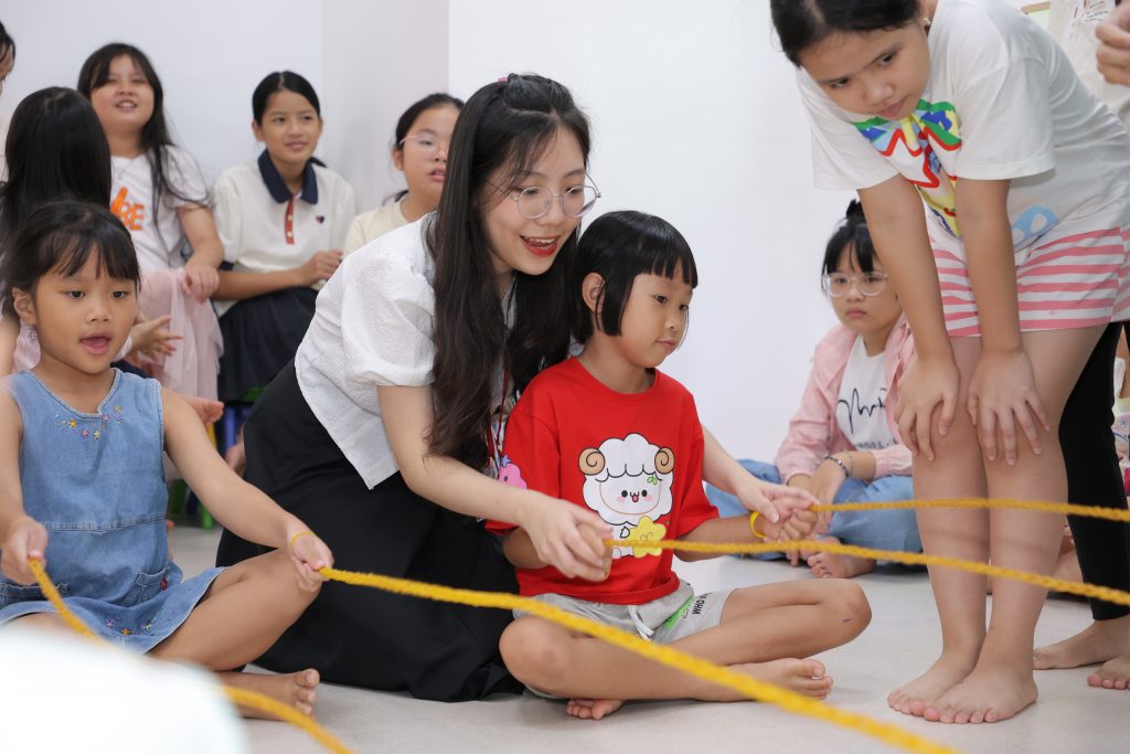 Phát triển kỹ năng tương tác và thấu cảm trong môi trường học thuật