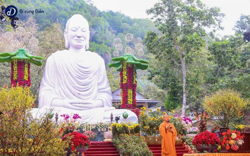 Chùa Thiền Tôn Phật Quang rợp bóng cây xanh mát