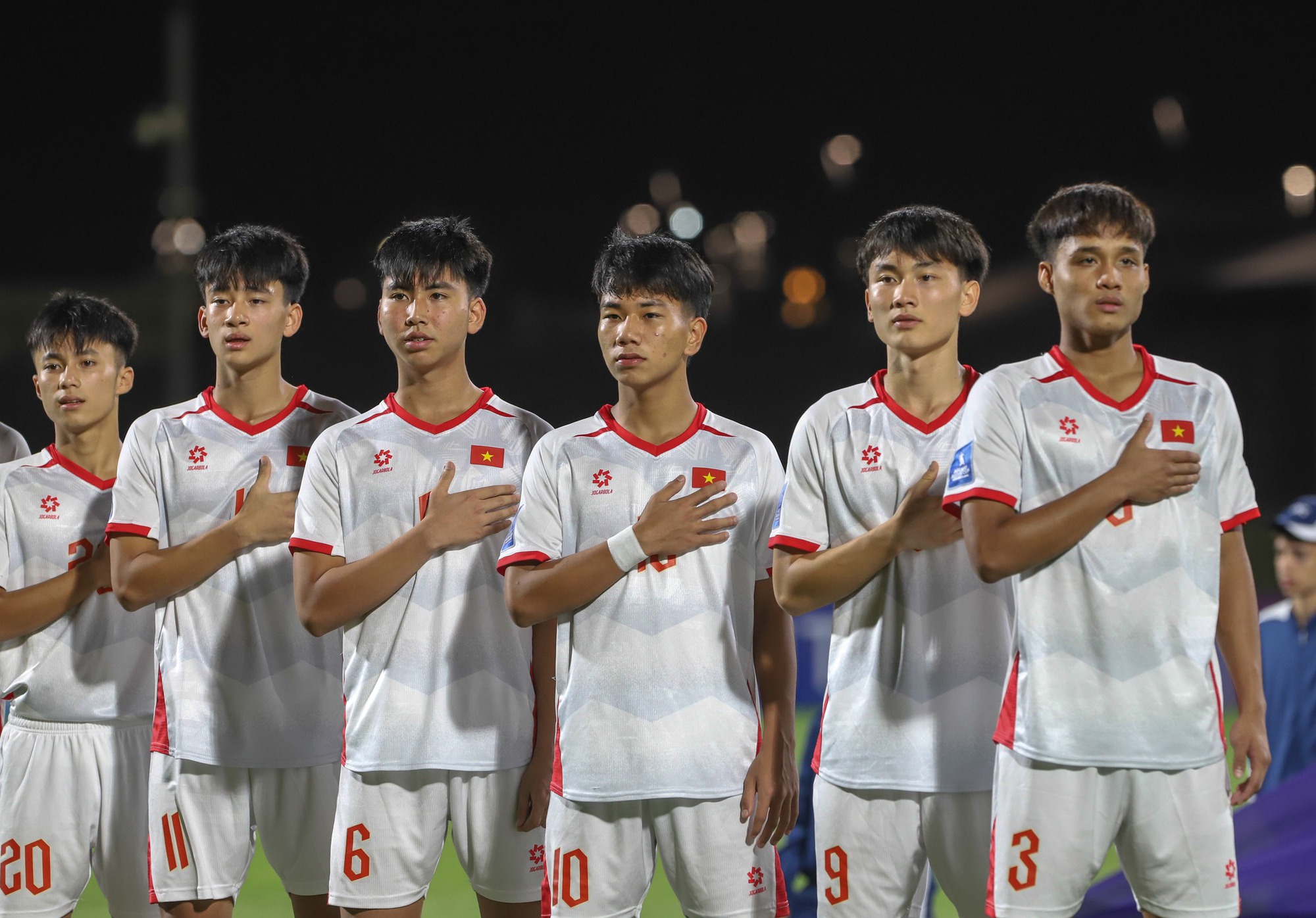 Minh họa từ trọn vẹn