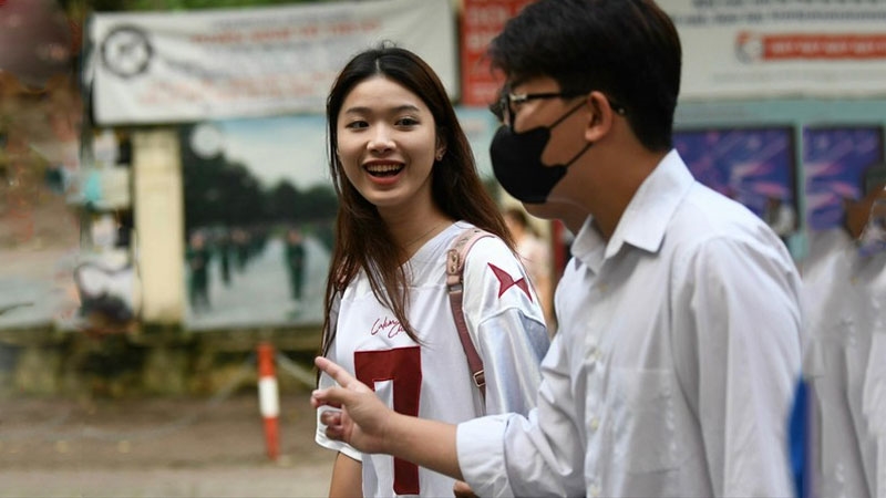 Áp lực ôn thi của học sinh