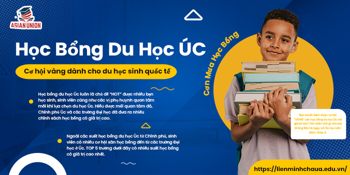 Sinh viên xem học bổng