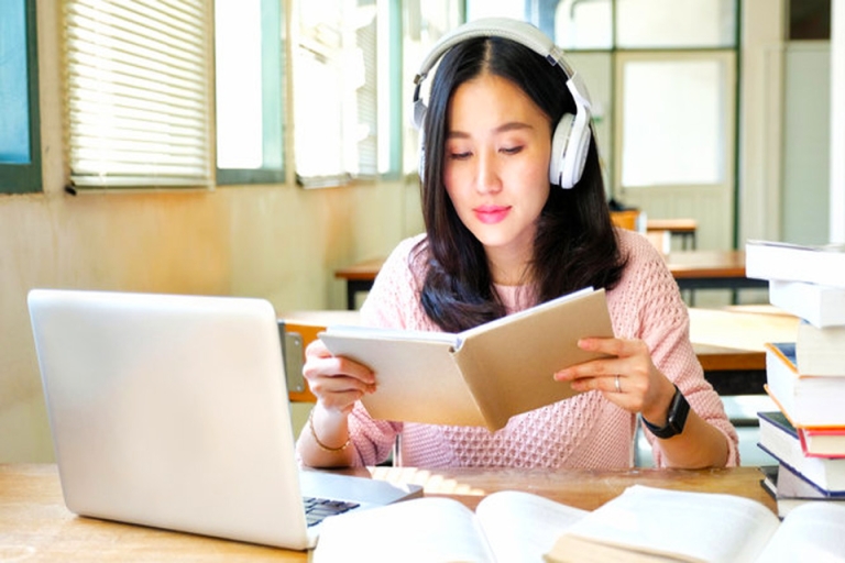 Đến với trình độ nâng cao, nội dung các bài nghe sẽ tạo nên chút thử thách cho người học
