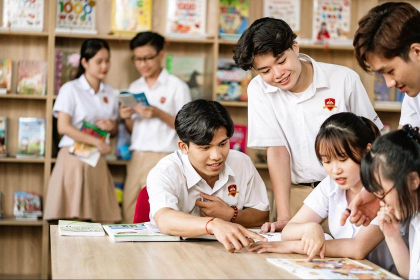 Học sinh rèn kỹ năng tự học