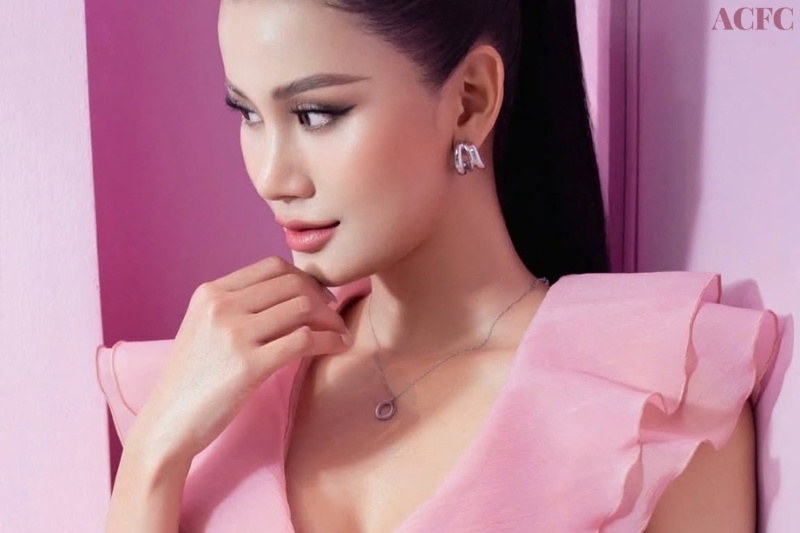 Dây Chuyền Nữ: Điểm Nhấn Tinh Tế Cho Mọi Phong Cách