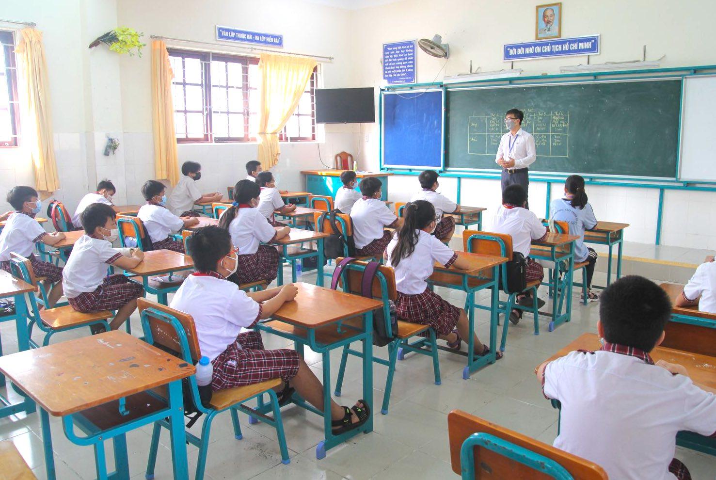 Sinh viên học trong lớp nhỏ