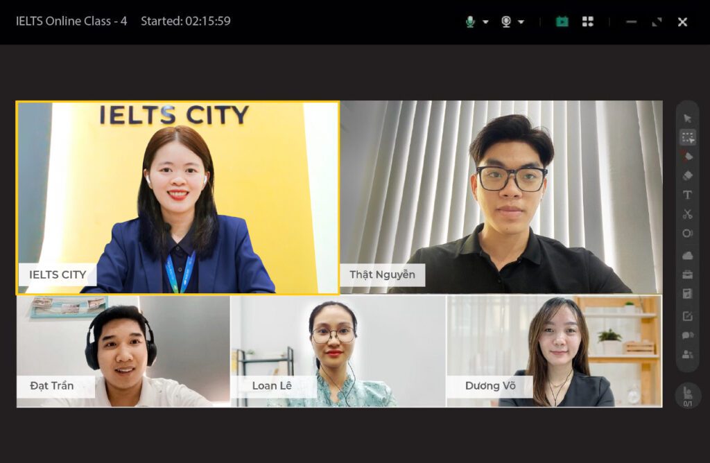 Lớp học IELTS có giáo viên hướng dẫn