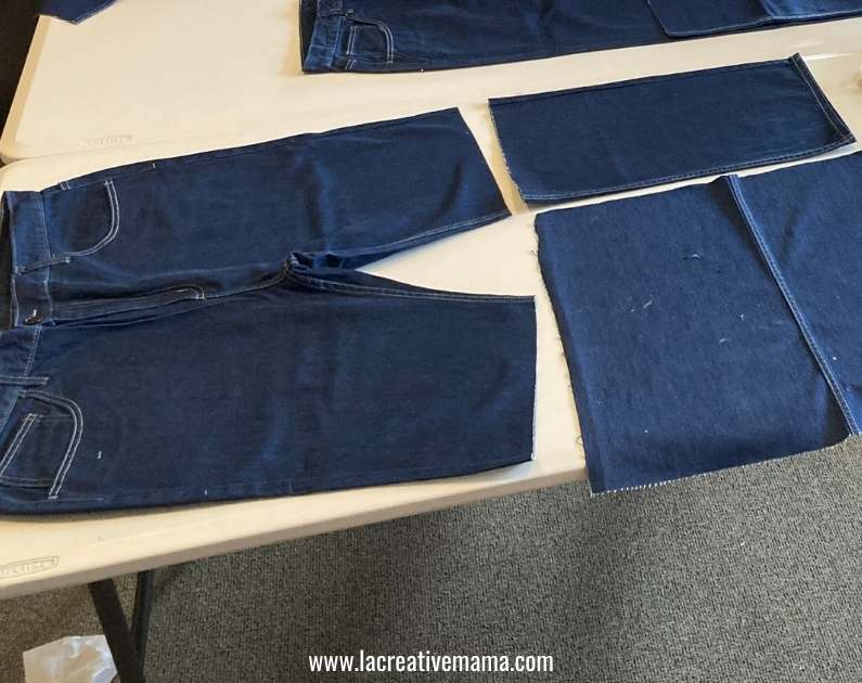 Mặt vải denim phẳng từ quần jean tái chế
