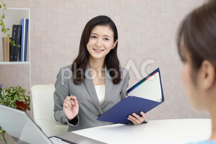 Giao Tiếp Y Tế Bằng Tiếng Anh: Hướng Dẫn Viết và Trả Lời Thư Tư Vấn Sức Khỏe Hiệu Quả