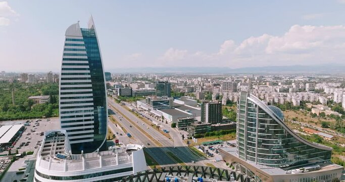 Sofia Bulgaria với kiến trúc hiện đại và không gian đô thị