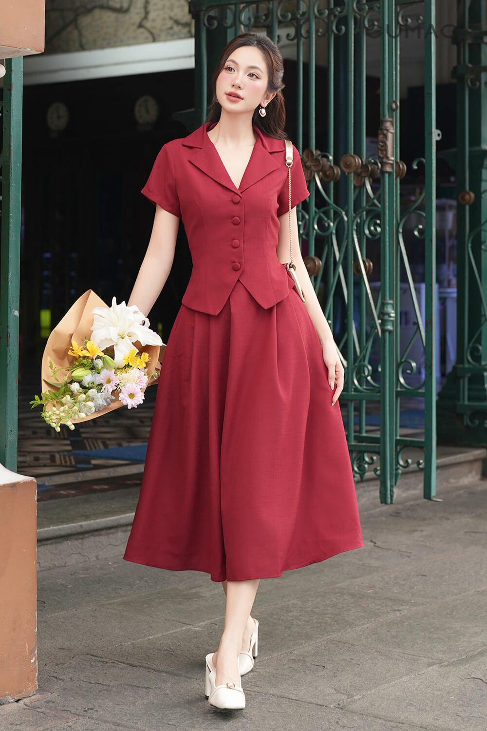 Màu đỏ, cam, hồng phù hợp mệnh Hỏa năm 2025 - nguồn từ marcfashion