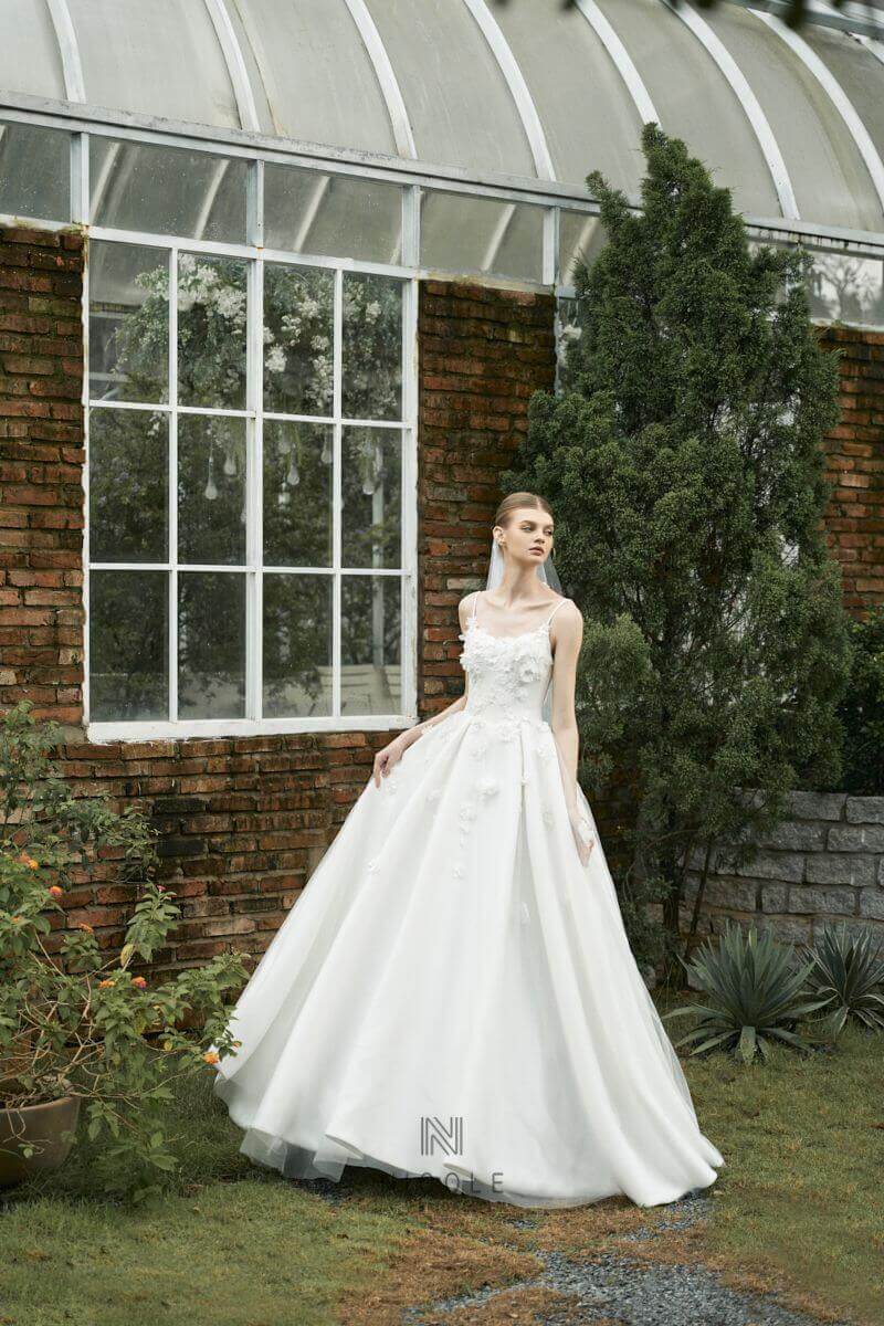 Váy cưới lụa satin dáng công chúa Emma lãng mạn
