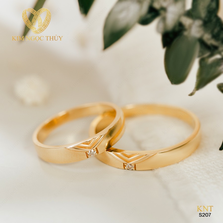 Nhẫn cưới kiểu dáng phổ thông tối ưu chi phí