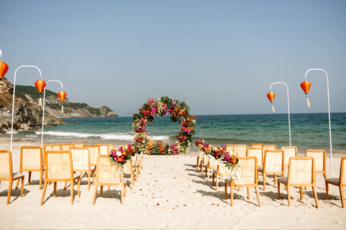 Lễ cưới ấm cúng bên biển ở Mia Resort Nha Trang